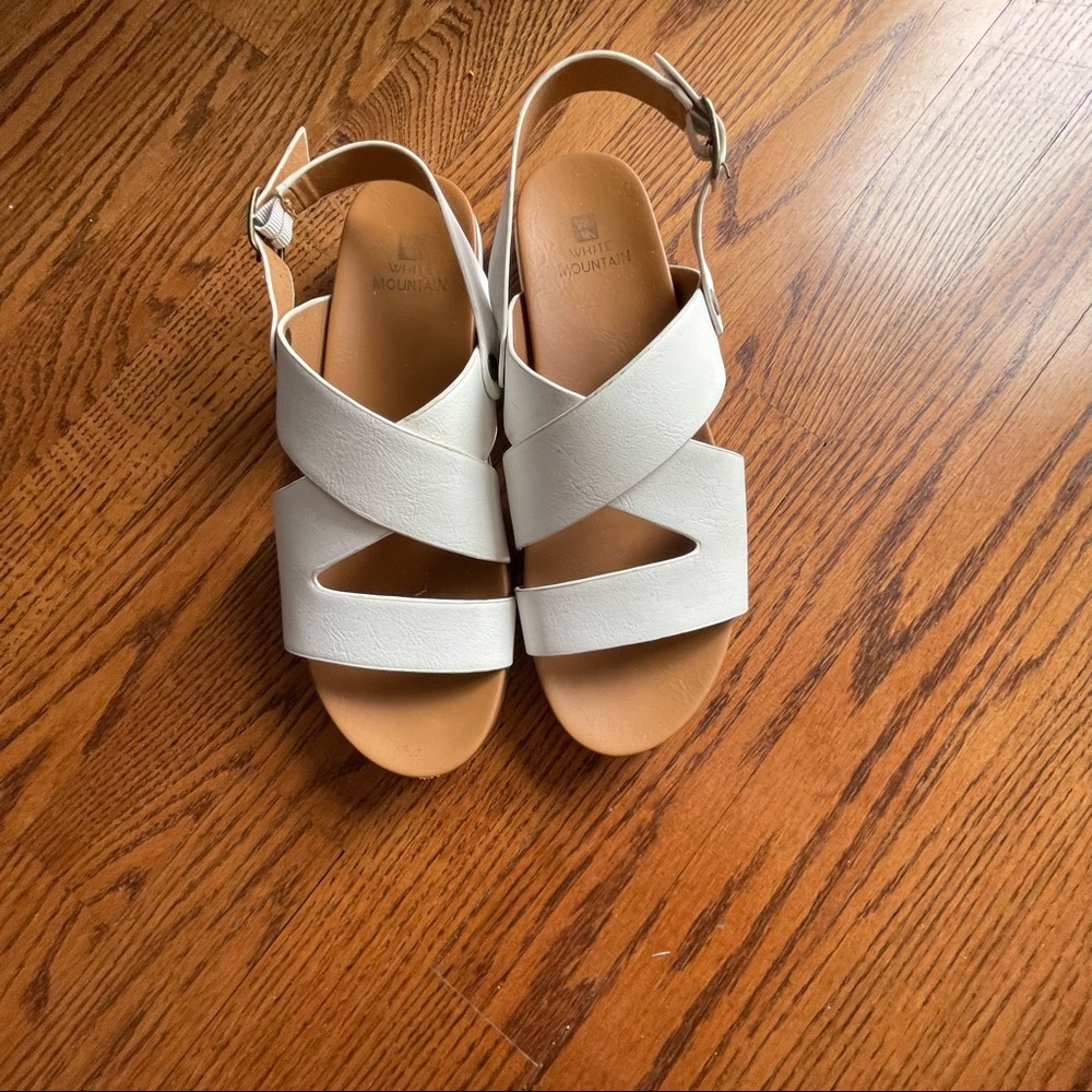 White mountain sandals size 7 1/2